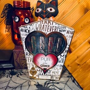 Pur Dr. Seuss Grinch Eyeliner Set